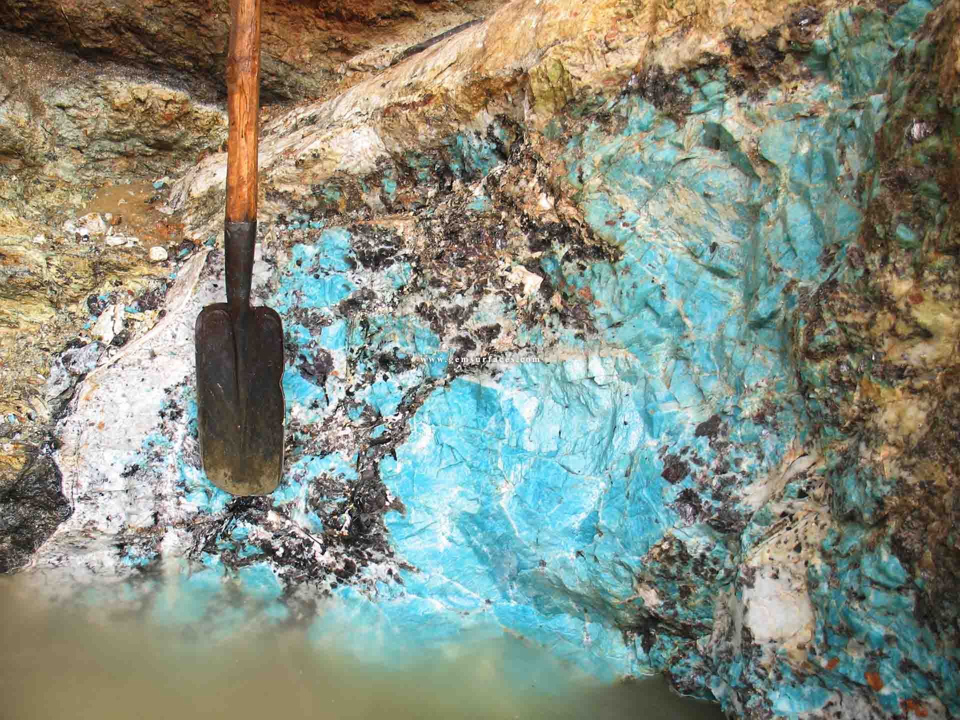 Picture of an amazonite mine.