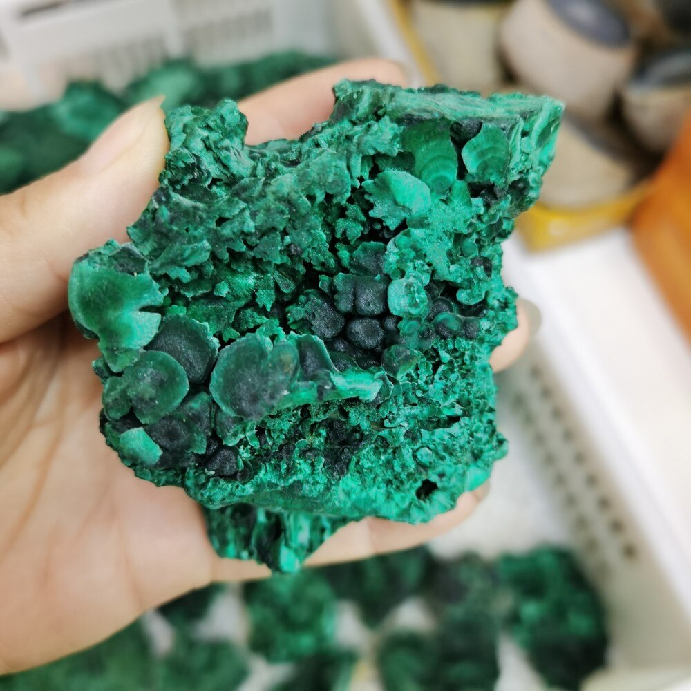 Picture of a chunk of malachite.