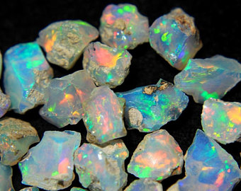 Picture of a few pieces of opal.